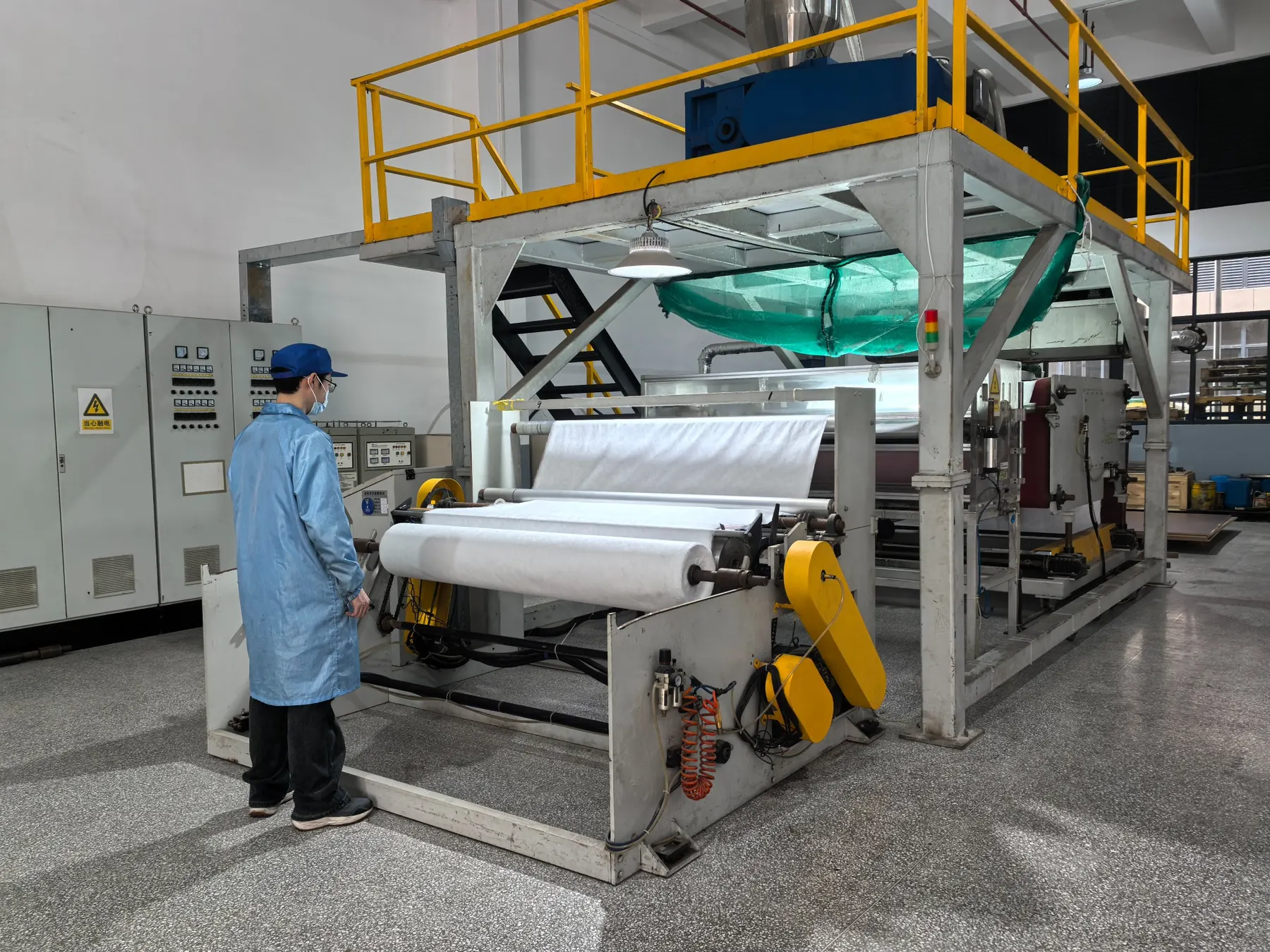 Nonwoven production platform equipment